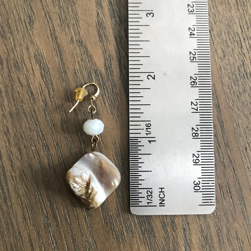 🌸 Necklace & Earring Set – Thick Shell – Like New - Picture 3 of 12